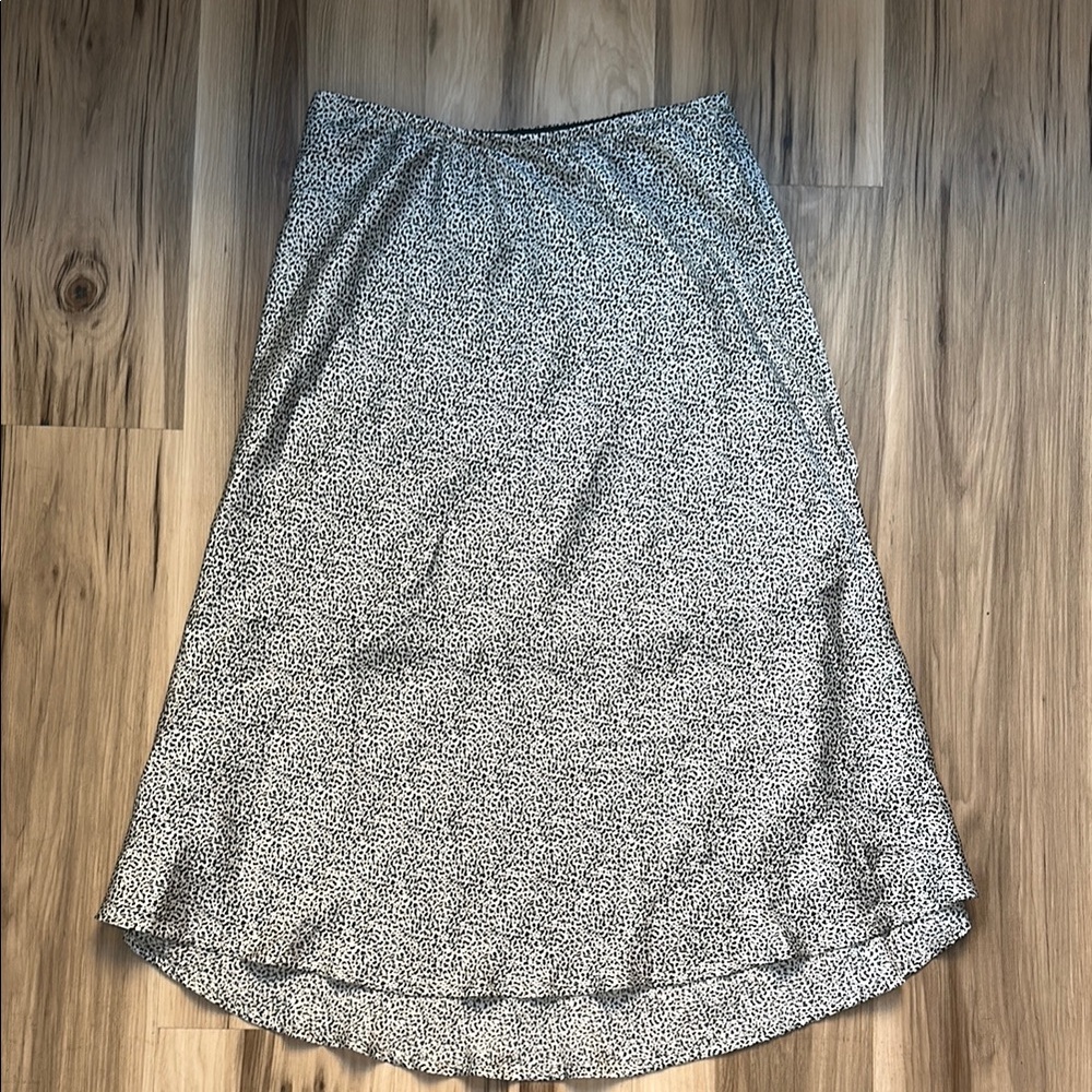 Women's Satin like Dalmatian print Skirt